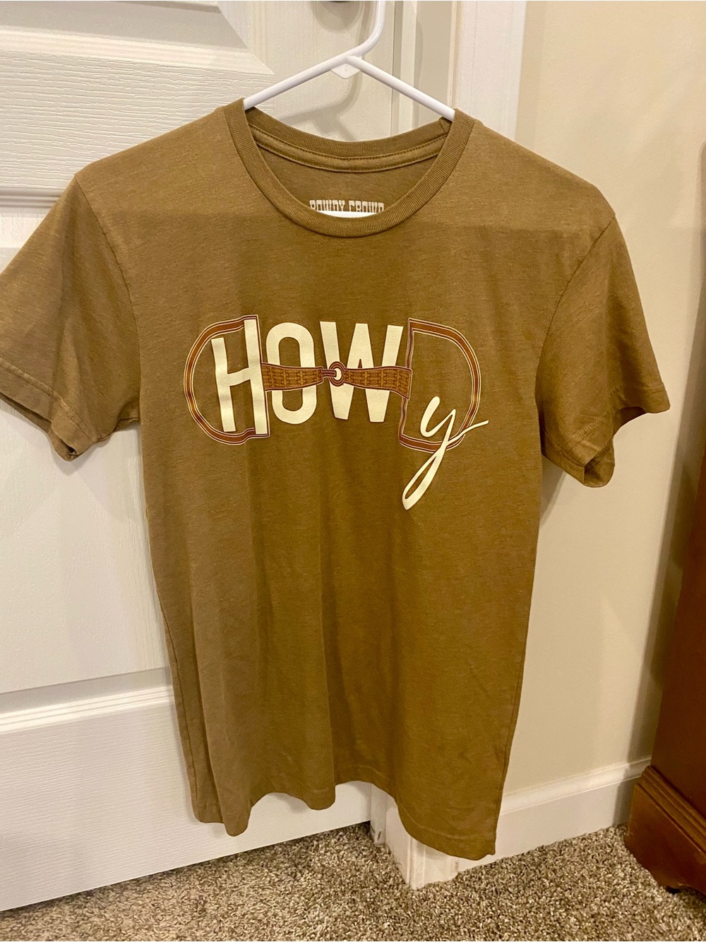 Rowdy Crowd Howdy Bit Tshirt Size Small